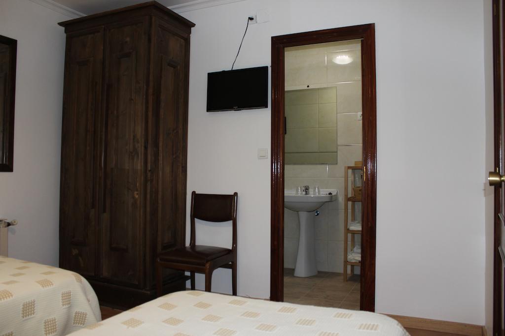 فندق Hostal Monte Rio Trescares الغرفة الصورة
