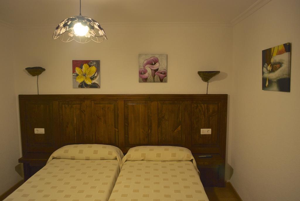فندق Hostal Monte Rio Trescares الغرفة الصورة