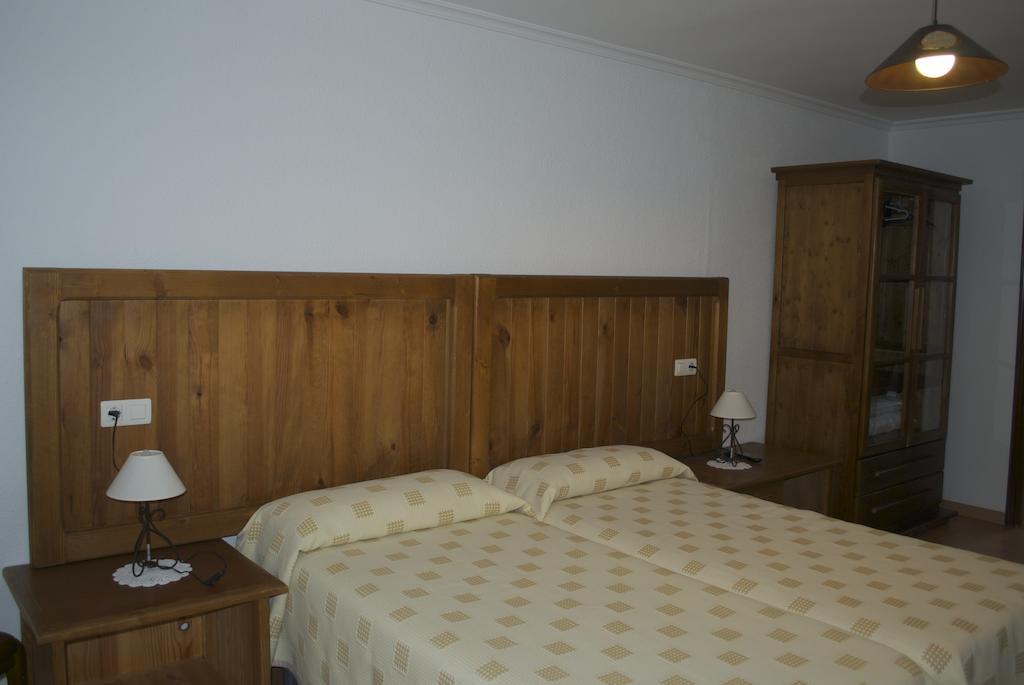 فندق Hostal Monte Rio Trescares الغرفة الصورة